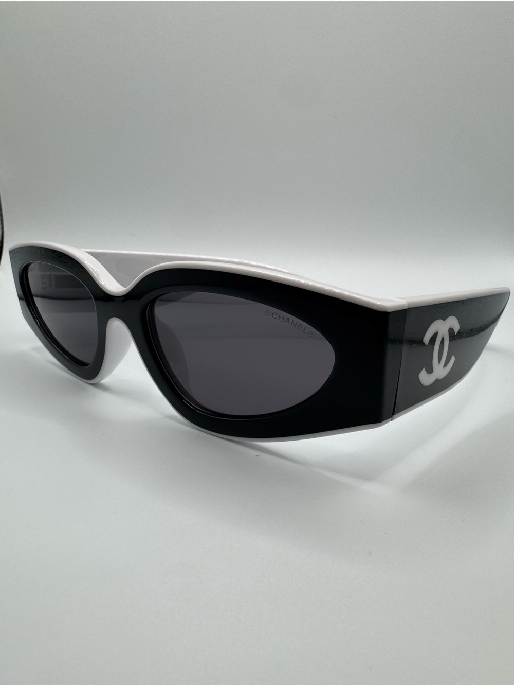 Black and White Cat-Eye Logo Sunglasses